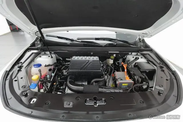 Chery Jetour Jietu X70 C-DM 1.5TD DHT Voyage EDITION PRO