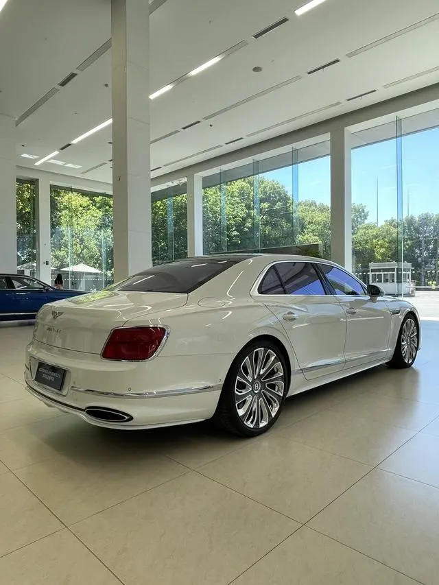 Bentley Flying Spur PHEV 4.0T V8 Mulliner