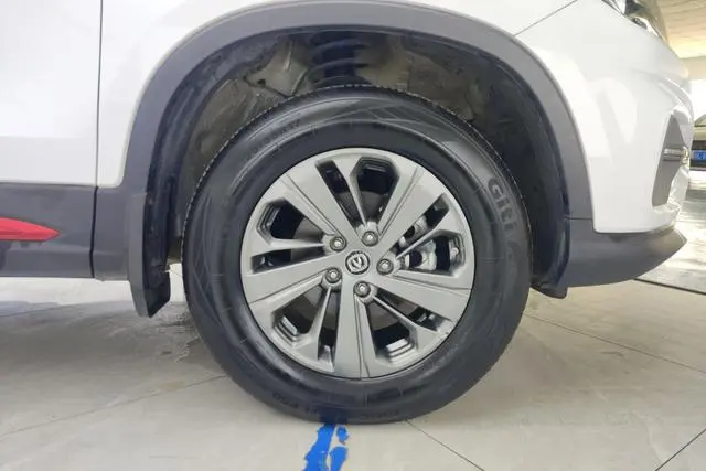 Changan Changan CS75 Glory Million Edition 280T DCT Luxury