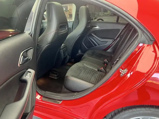 Mercedes-Benz Mercedes-Benz CLA CLA 220 4MATIC