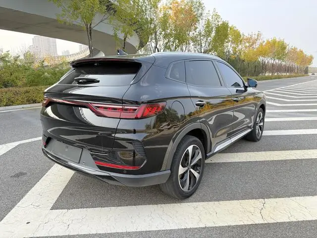 BYD Song PLUS DM DM-i 100KM four-wheel drive flagship PLUS