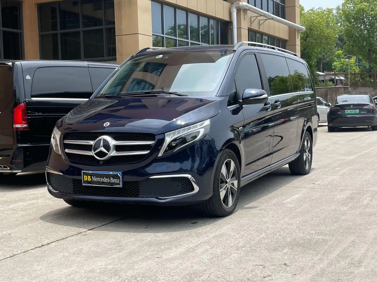 Mercedes-Benz Mercedes-Benz V-class V 260 L Long Wheelbase Premium Edition