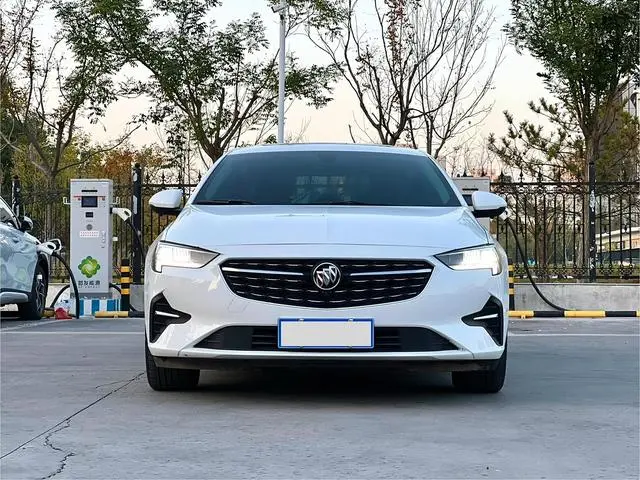 Buick Regal 552T luxury