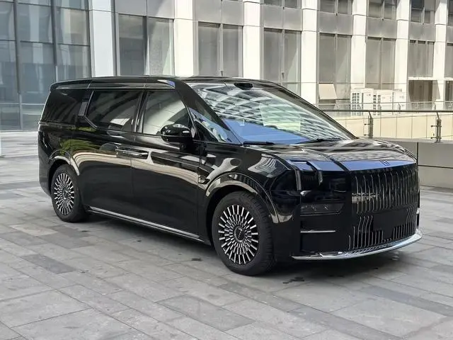 ZEEKR ZEEKR 009 Seven-seater aisle version four-wheel drive 108kWh