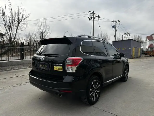 Subaru FORESTER Forester 2.5i Premium Navigation Version