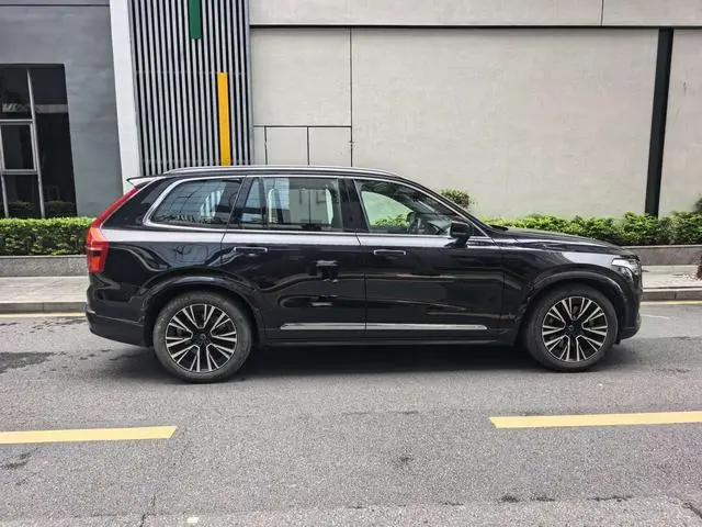 Volvo Volvo XC90 PHEV E-drive hybrid T8 Long battery life Zhizun Deluxe Edition 7 Seats