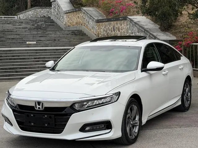 Honda Accord 260TURBO Premium Edition Country V