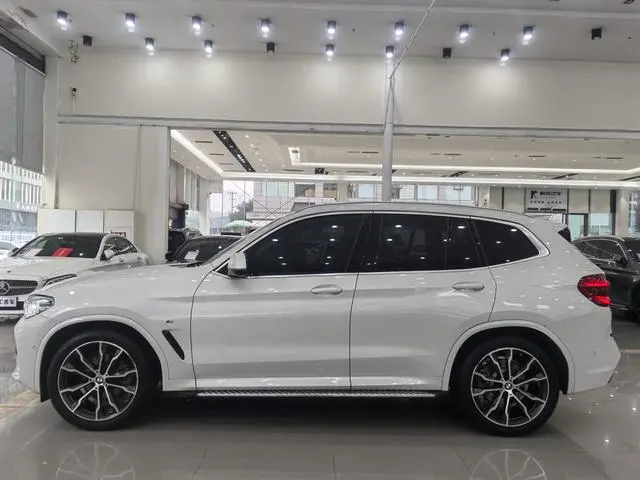 BMW BMW X3 The second facelift xDrive30i leading M sports suit