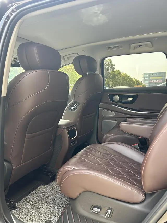 EXEED Xingtu Lanyue 2.0T four-wheel drive Star Zun-six seats