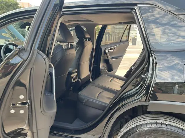 TOYOTA Wilanda Dual engine 2.5L two-wheel drive deluxe edition