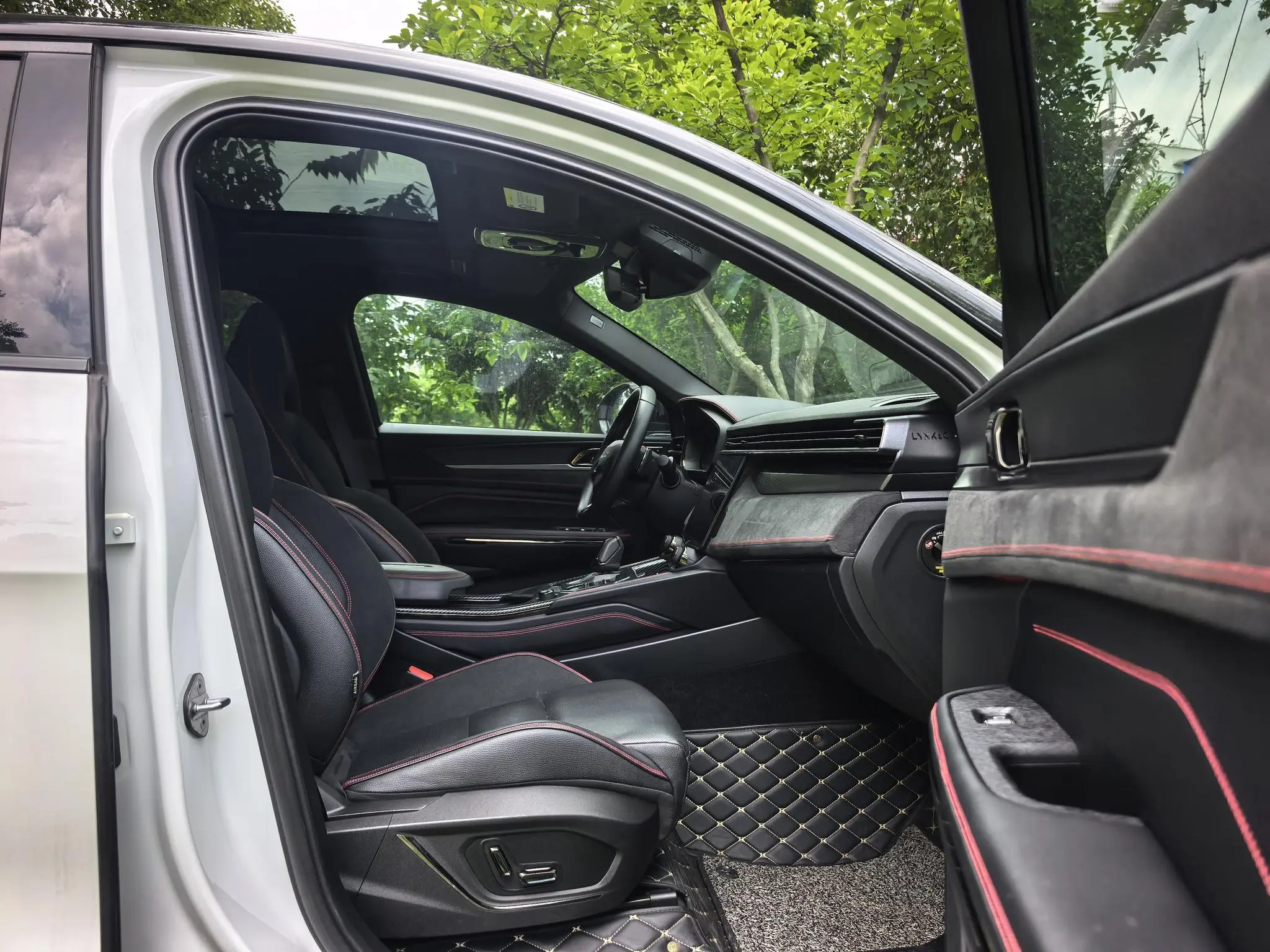 LYNK & CO Lynk 05 2.0TD two-wheel drive Halo