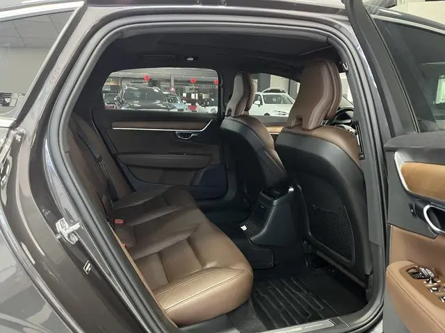 Volvo Volvo S90 PHEV T8 E-drive Hybrid Zhiyi Deluxe Edition
