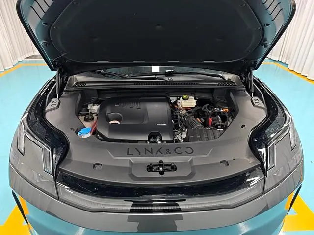 LYNK & CO Lynk & Co. 08 EM-P 120 long battery life Halo