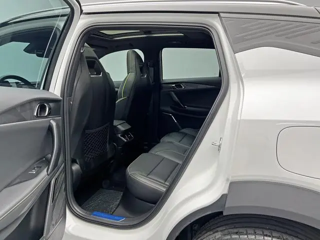 LYNK & CO Lynk 06 Remix 1.5T Jin Halo