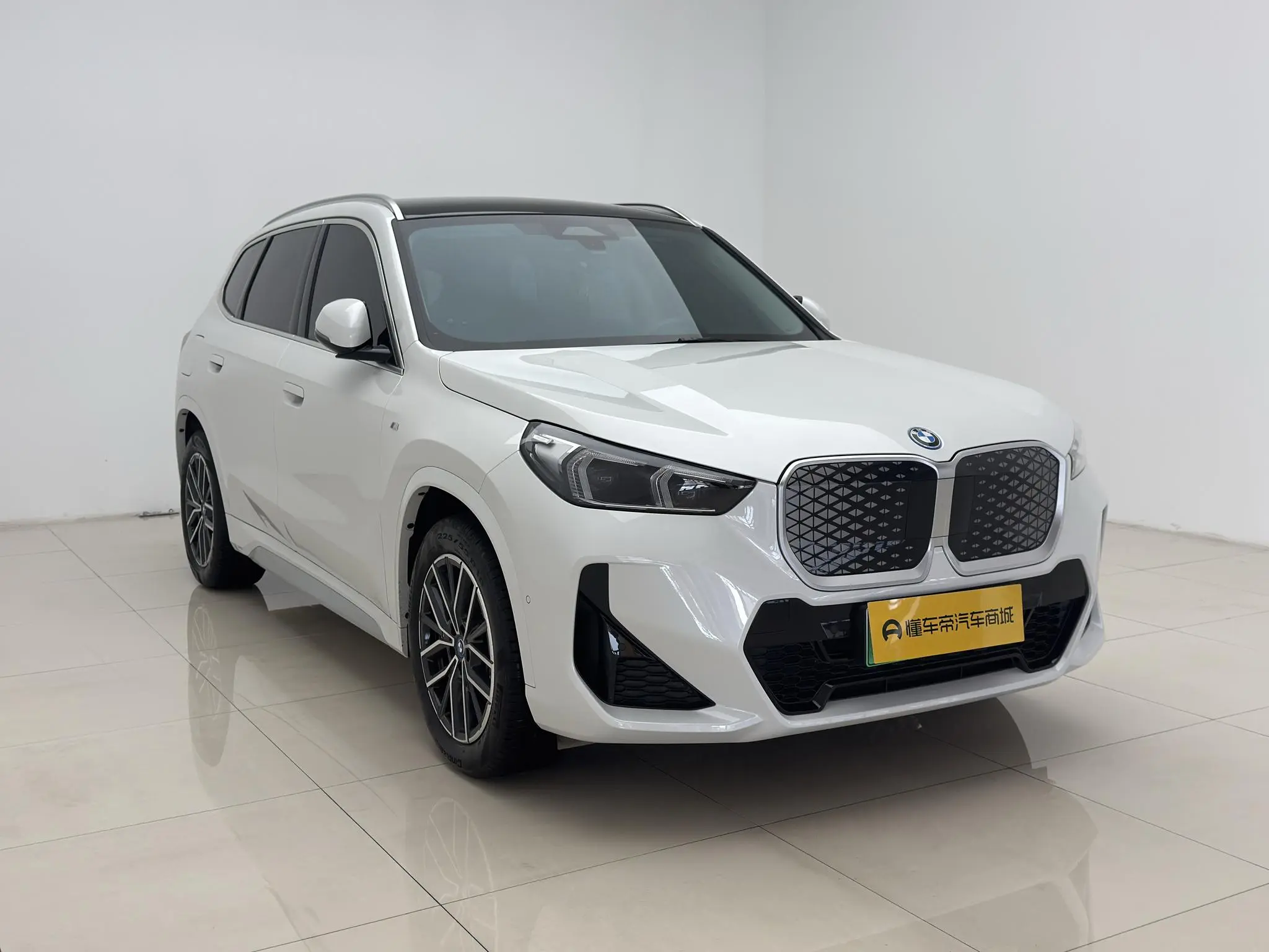 BMW BMW iX1 eDrive25L M sports suit