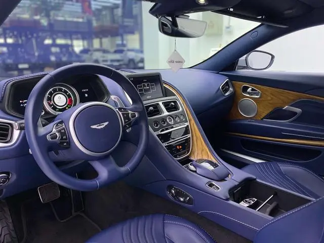 Aston Martin Aston Martin DB11 4.0T V8 Coupe