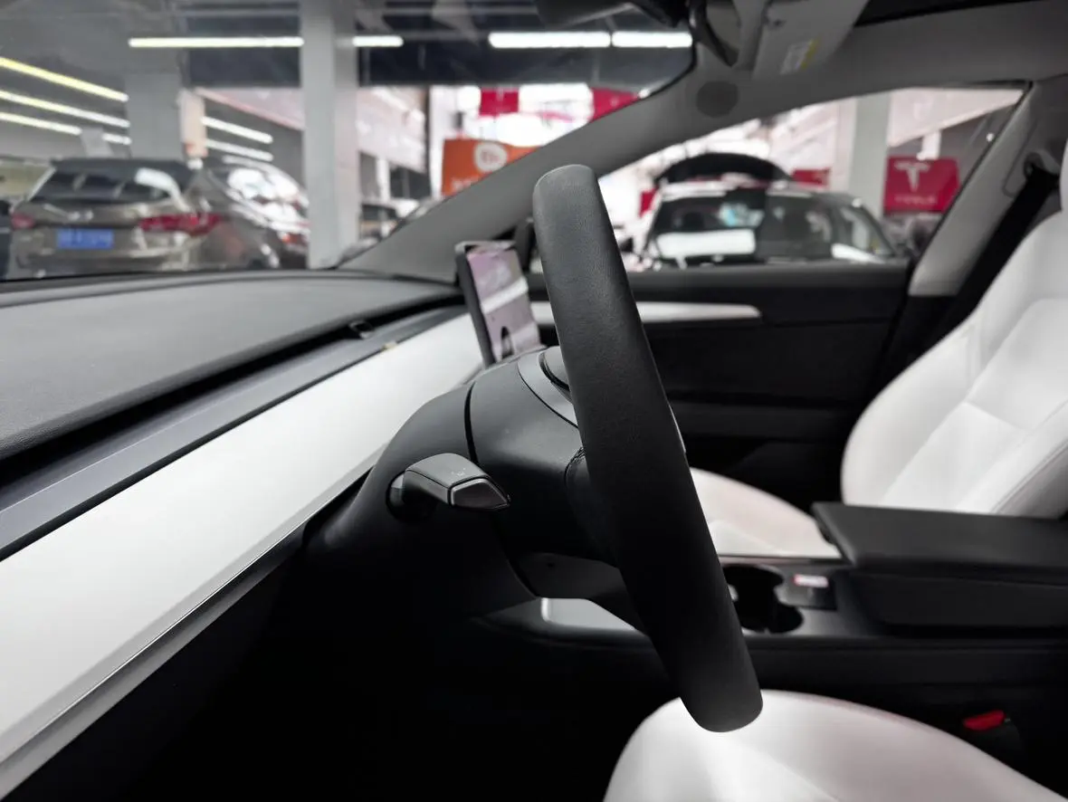 Tesla Model 3 Upgraded version of standard battery life rear drive