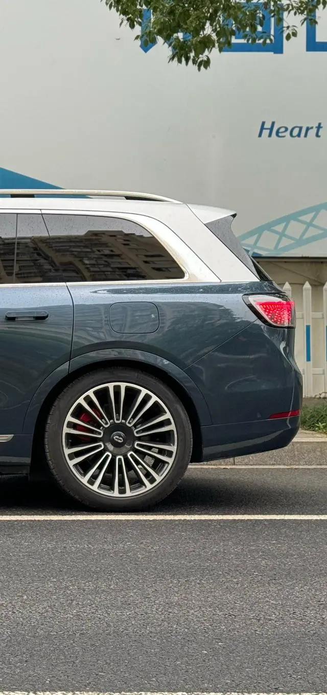 AITO Ask the world M9 Extended range Ultra six-seater version