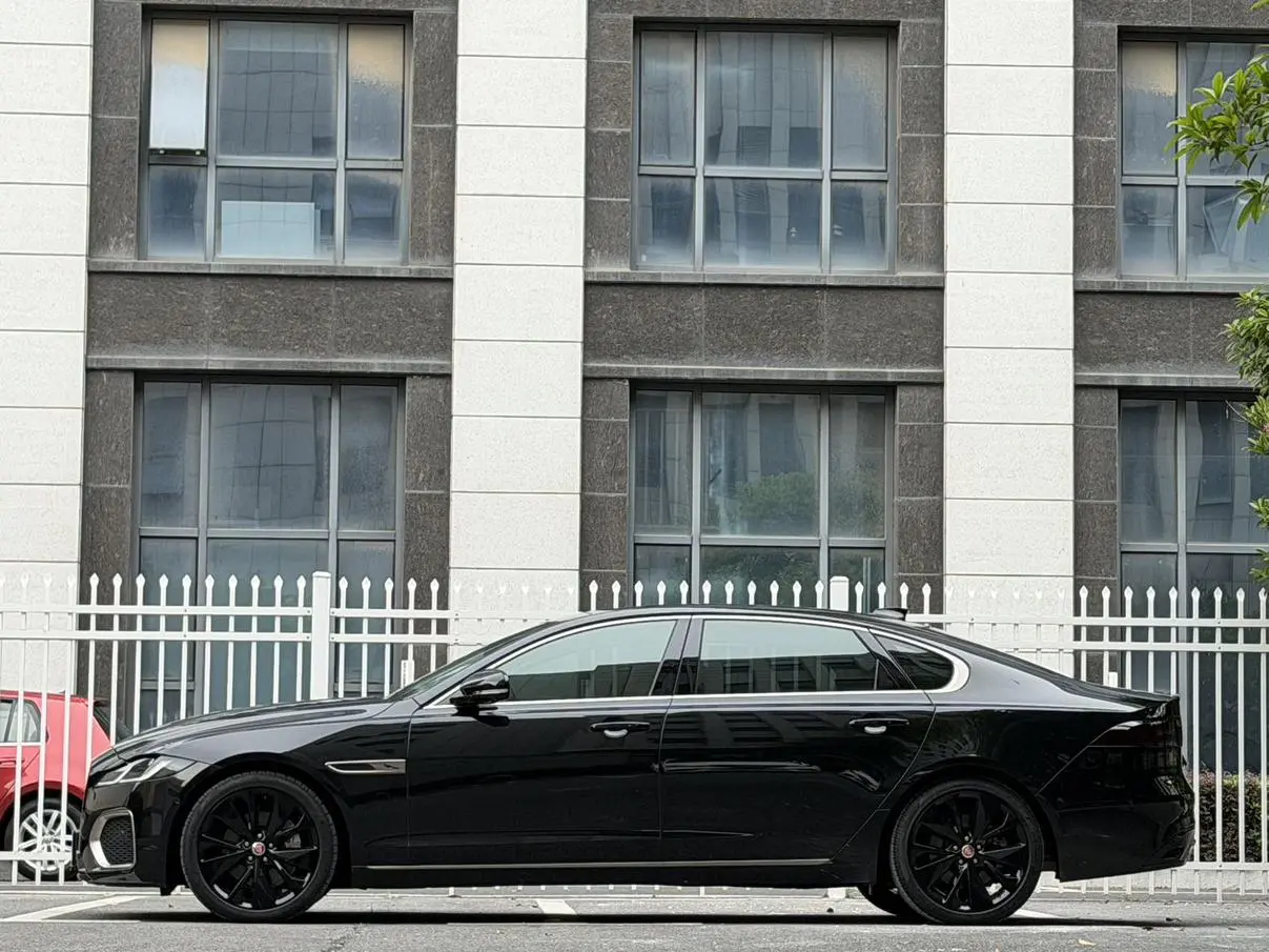 Jaguar Jaguar XFL 2.0T P250 two-wheel drive exclusive luxury gilt version