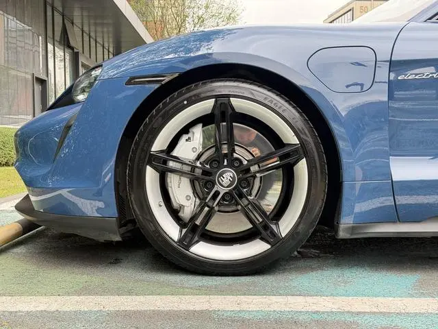 Porsche Taycan Taycan