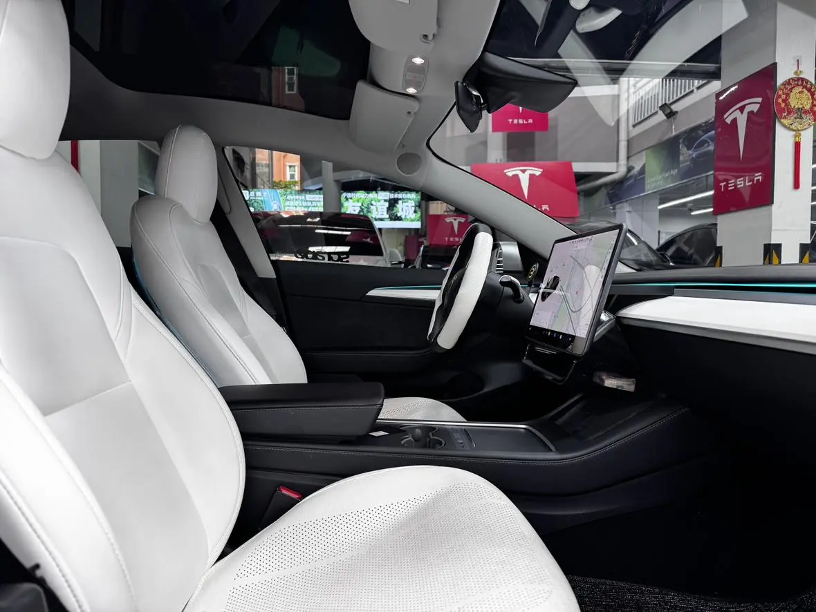 Tesla Model 3 Upgraded version of standard battery life rear drive