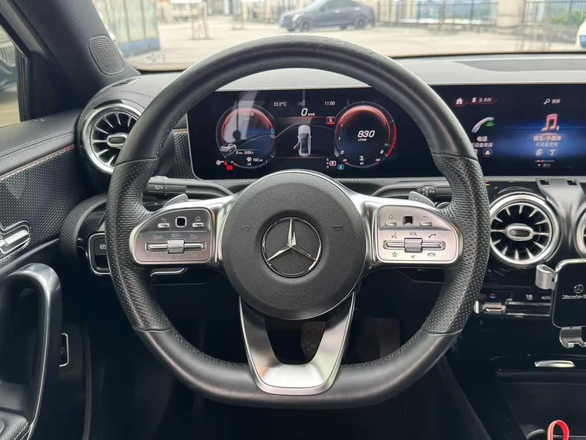 Mercedes-Benz Mercedes-Benz A-class Facelift A 200 L sports sedan