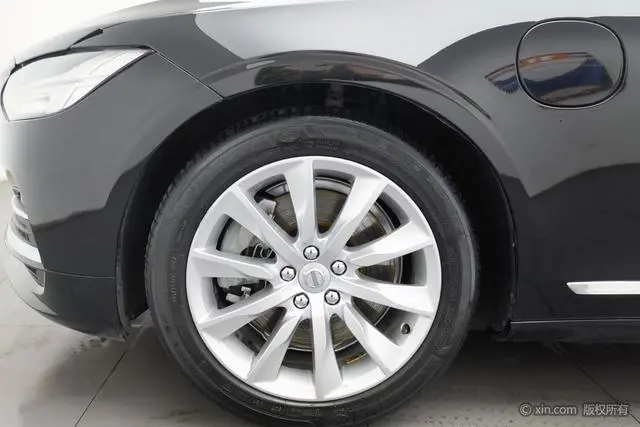 Volvo Volvo S90 PHEV 2.0 T T8 E-drive Hybrid Zhiyi Deluxe Edition