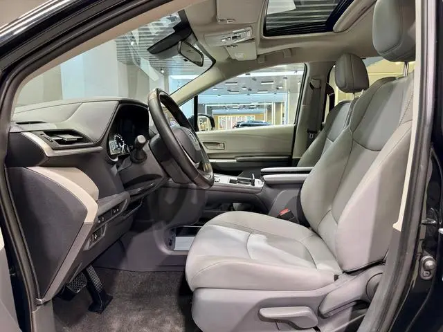 TOYOTA Grevia Smart electric hybrid dual engine 2.5L two-wheel drive comfort version
