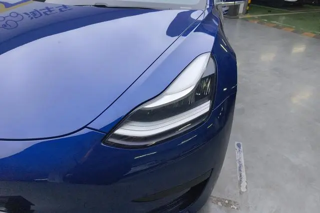 Tesla Model 3 Upgraded version of standard battery life rear drive