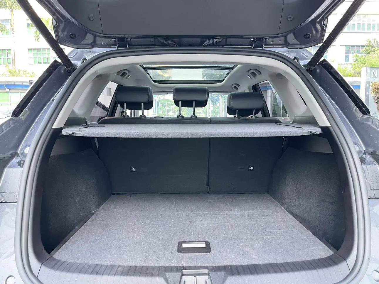 BYD Song Pro DM DM 1.5T four-wheel drive performance version flagship model