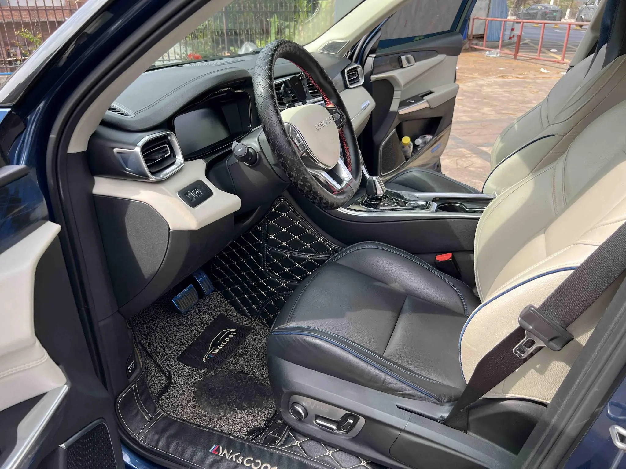 LYNK & CO Lynk 01 2.0T two-wheel drive Pro version
