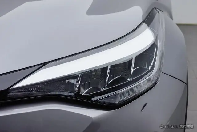 TOYOTA IZOA 2.0L Yixiang Edition