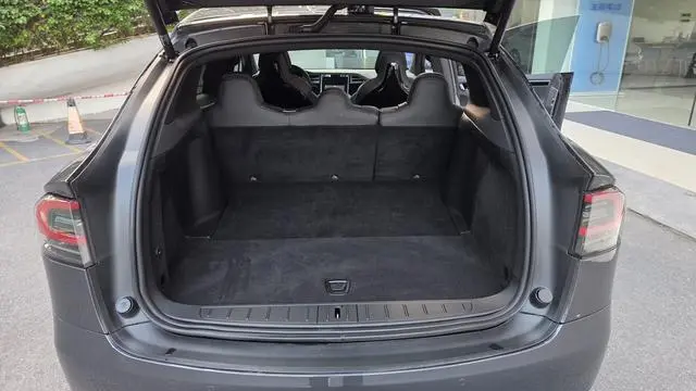 Tesla Model X 75D