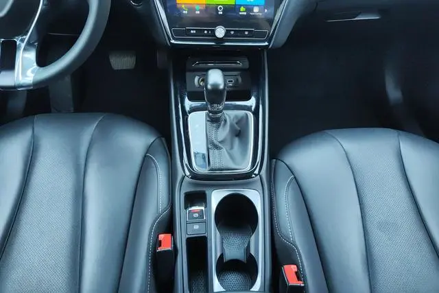 Roewe Roewe i5 1.5L automatic 4G Interconnection Linghao Ultimate Edition