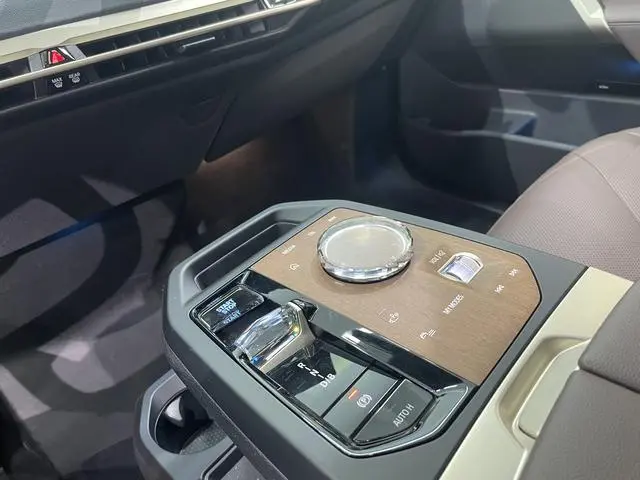BMW BMW iX xDrive40