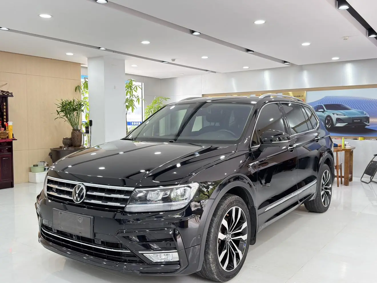 Volkswagen Tiguan L 330TSI automatic two-wheel drive R-Line Premium edition