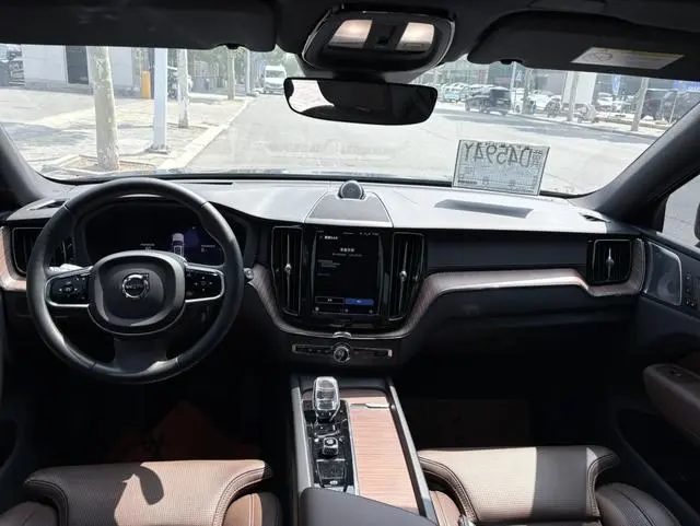 Volvo Volvo XC60 PHEV T8 four-wheel drive long battery life Zhiya Deluxe Edition