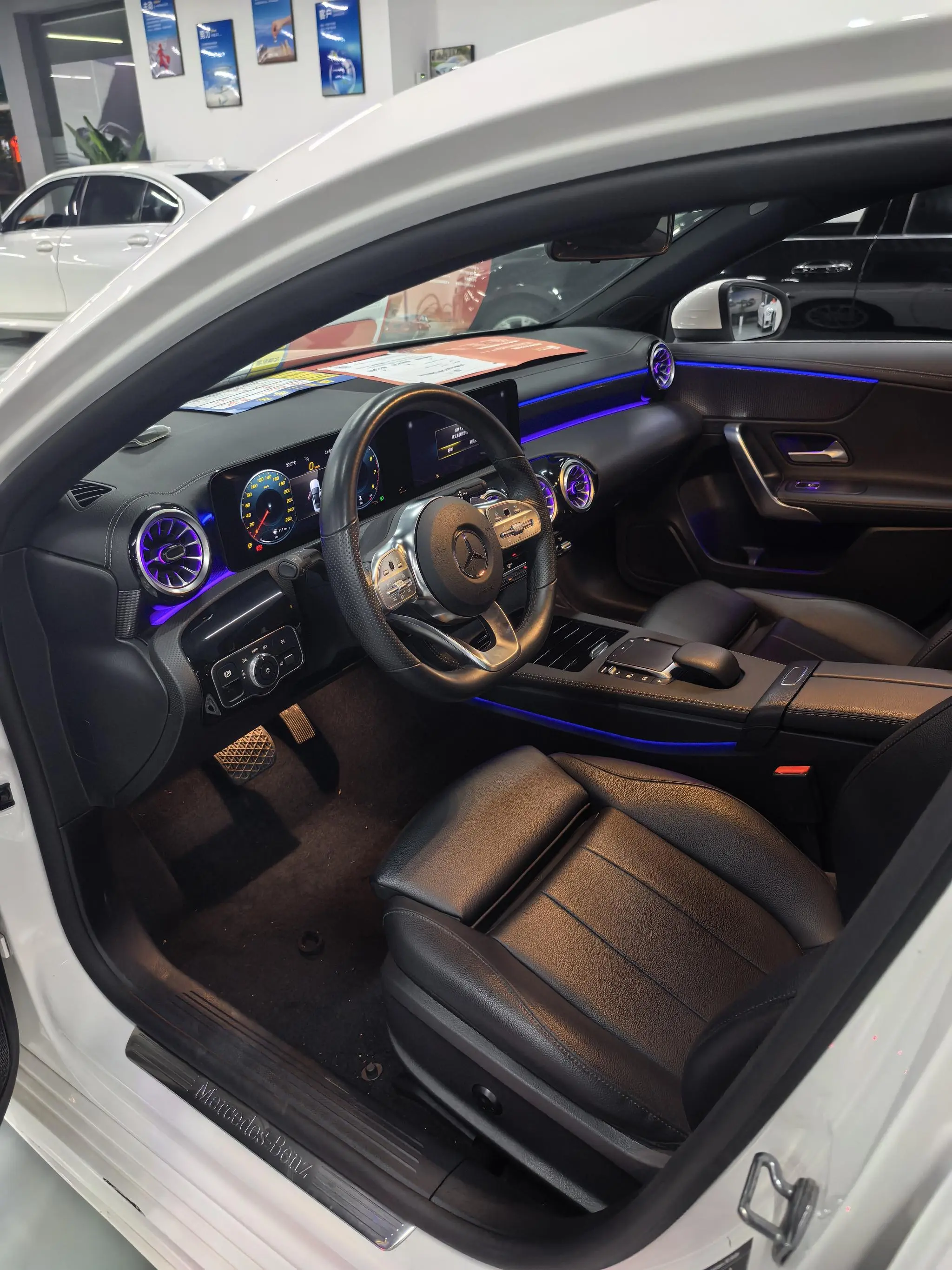 Mercedes-Benz Mercedes-Benz A-class A 200 L sports sedan fashion Version