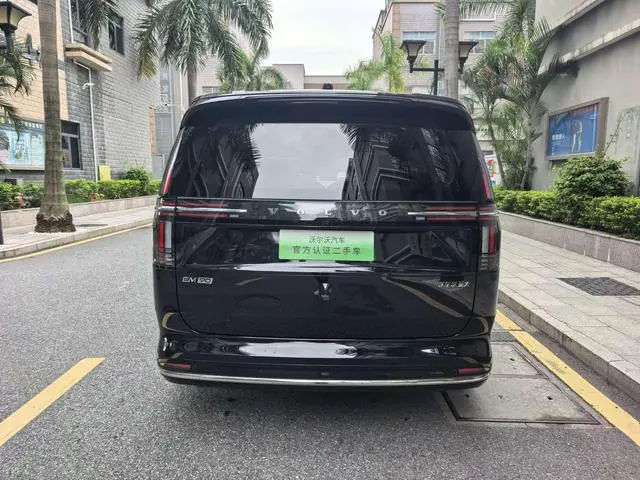 Volvo Volvo EM90 Ultra six seats