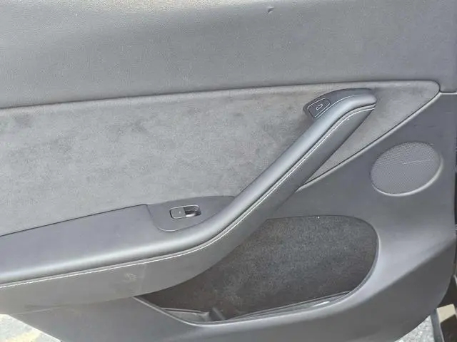 Tesla Model Y Facelifted rear-wheel drive version