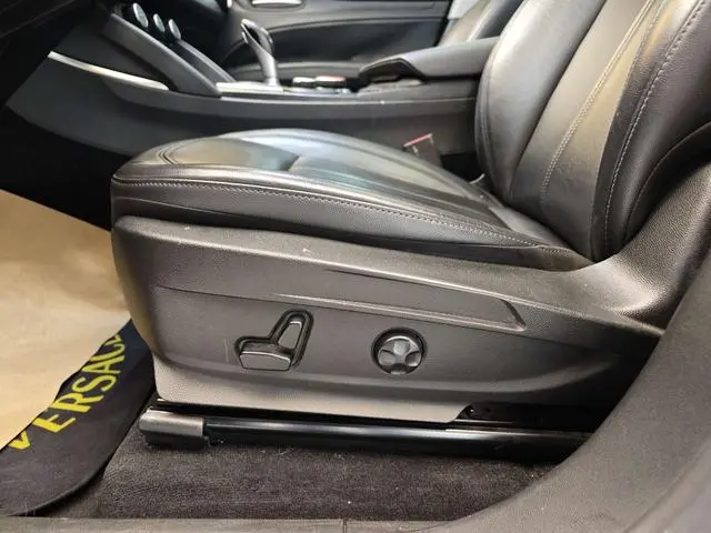 Alfa Romeo Stelvio 2.0T 200HP Elite Edition