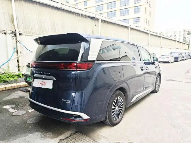 Denza Denza D9 DM Smart driving version 1020 four-wheel drive flagship model