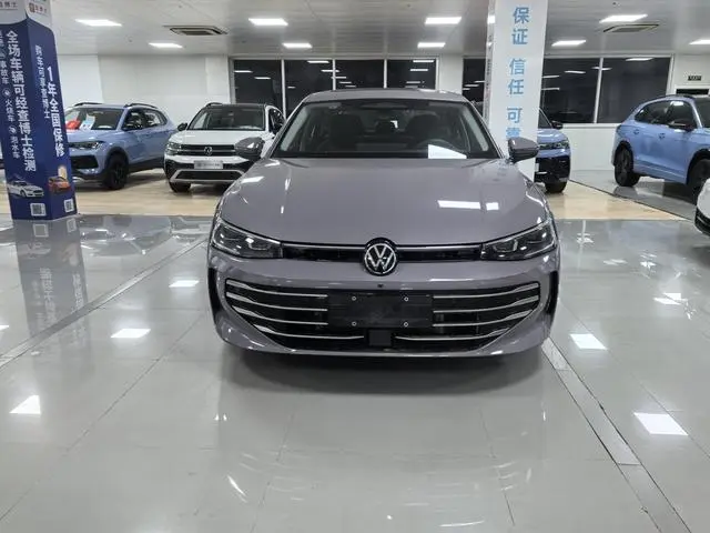 Volkswagen Passat Pro 380TSI Dragon Edition