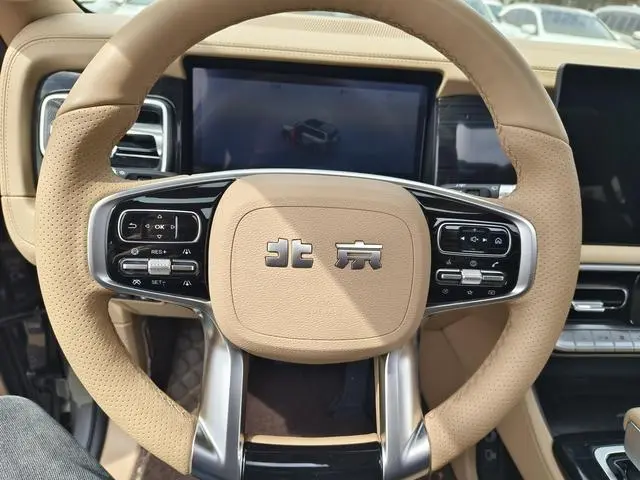 Beijing Beijing off-road BJ60 Thunder Advanced version of seven seats