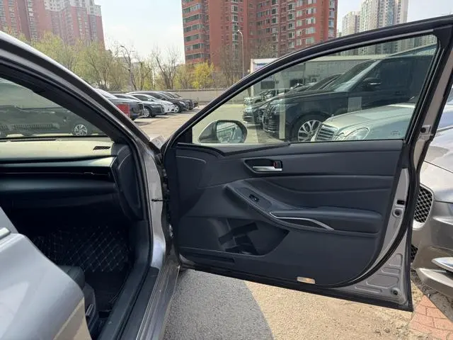 TOYOTA Asian dragon Dual engine 2.5L Deluxe Edition Country VI