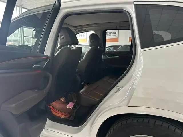 BMW BMW X3 xDrive28i M sports suit