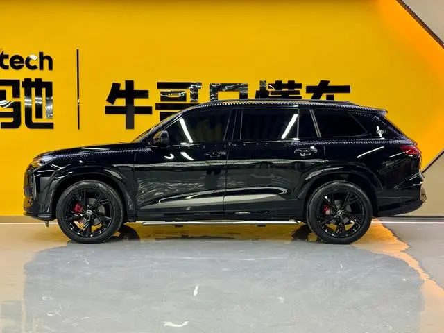 Audi Audi Q6 45TFSI quattro Black Samurai Edition Flying Riding Set 6 Seats