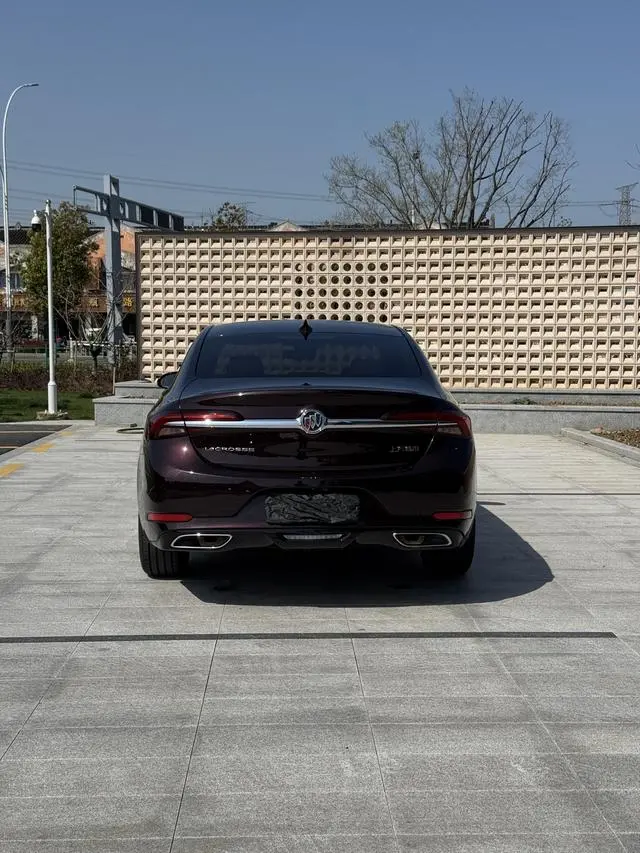 Buick Lacrosse Avenir first-come-first-served