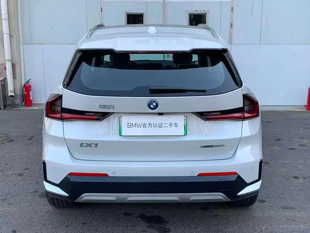 BMW BMW iX1 xDrive30L X design set
