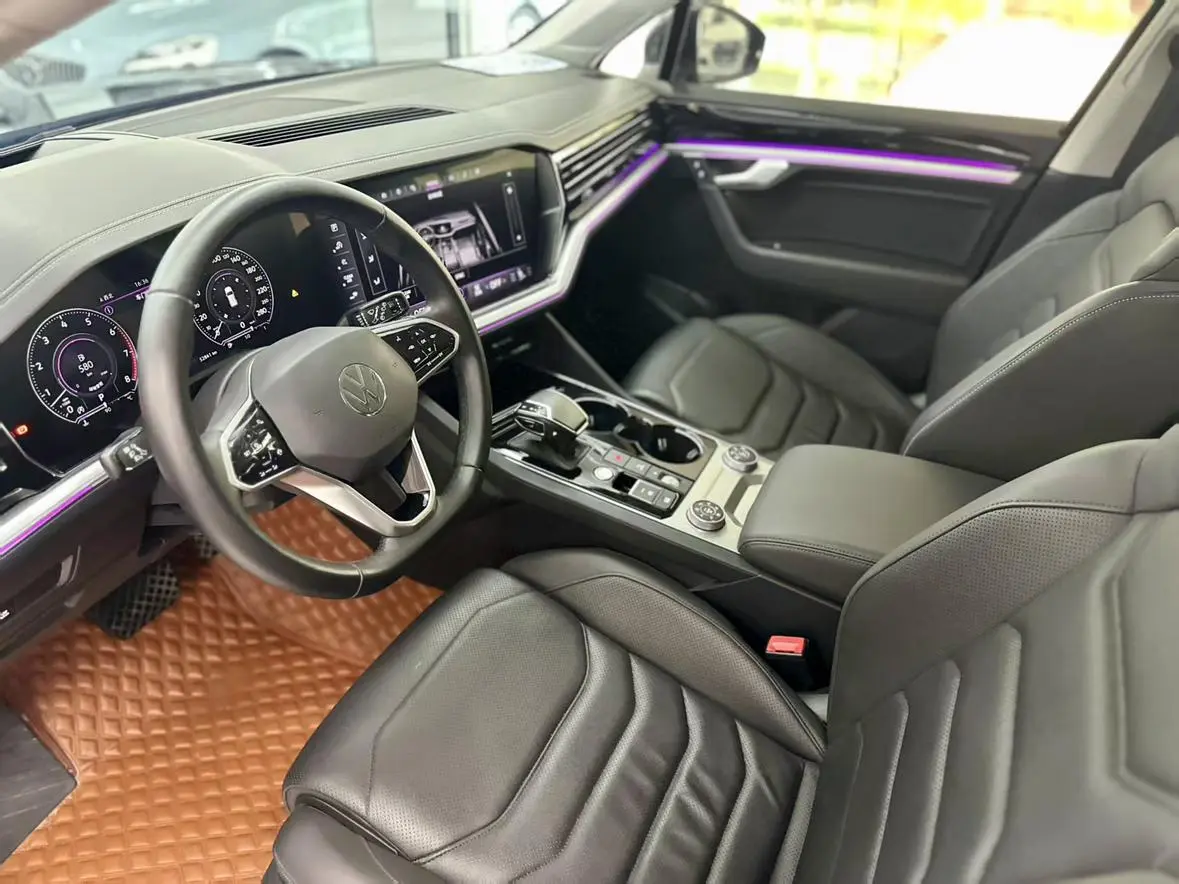 Volkswagen Touareg 3.0 TSI Ruixiang Edition Classic Sports Suit